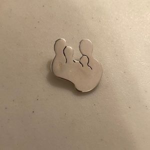 Silver brooch of Family of 4